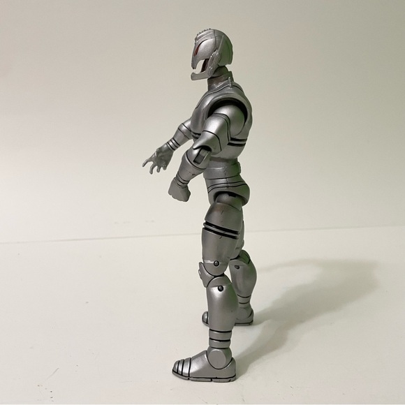 Marvel Legends Hasbro Ultron Action Figure - Picture 4 of 15
